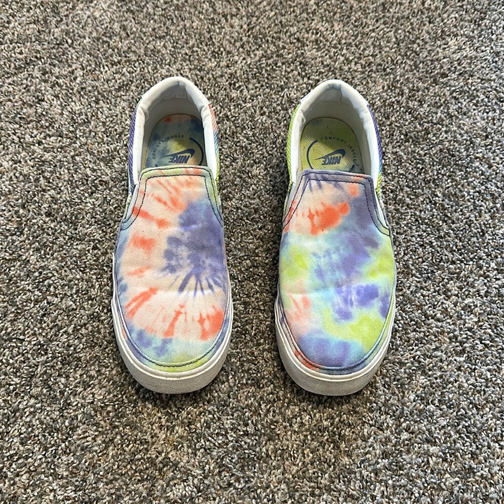 Nike Tie Dye Slip On Canvas Sneakers Women’s 9.5